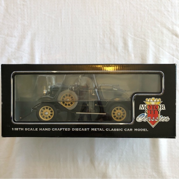 Motor City Classics 1:18th Diecast Metal Classic Car Model 1931 Ford Model “A” - Picture 4 of 8